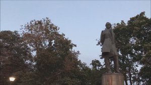 Сквер на Лермонтовской площади (м.Красные Ворота), памятник М.Ю.Лермонтову