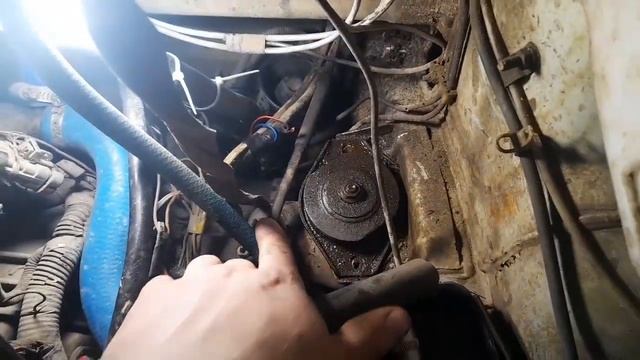 ЗАМЕНА ПОДУШЕК ДВИГАТЕЛЯ ВАЗ 2110-12 БЕЗ ЯМЫ И ДОМКРАТА смотреть онлайн