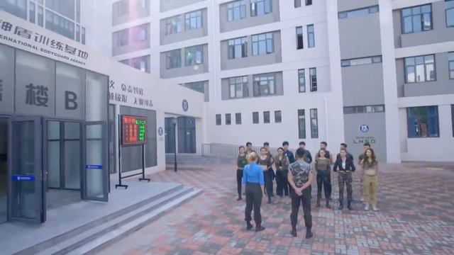 Он любит её, а она так холодна…