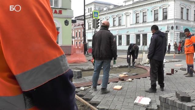В Казани на Баумана снова меняют брусчатку смотреть онлайн