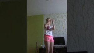 Самый простой вариант танца лимбо