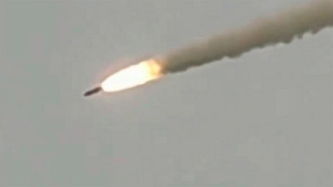 Минобороны опубликовало кадры удара крылатой ракет...Бастион" по объектам военной инфраструктуры ВСУ