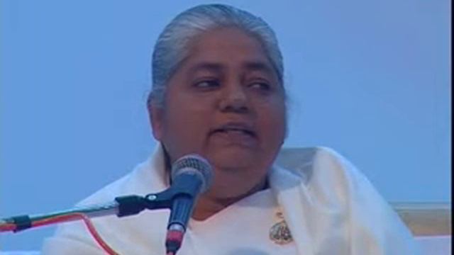 साकार बाबा की पालना का अनुभव -27-12-2005 (BK Nilam Ben) смотреть онлайн