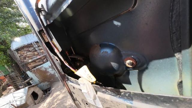 Шевроле Нива: разбираем дверь багажника, заменяем бачёк омывателя и ручку открывания двери багажник смотреть онлайн