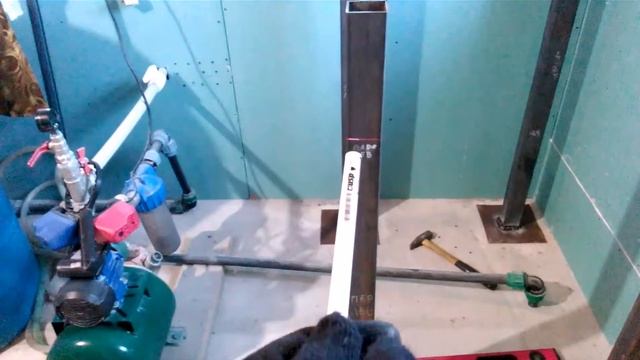 Лестница на второй этаж на металлическом каркасе своими руками часть 1.