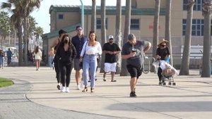 FUNNY WET FART PRANK!! Women always react the best!