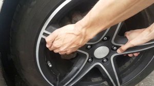 Стук при резком нажатии и сбросе газа