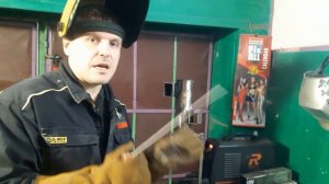Сварка прямоугольной профильной трубы к круглой. Пробуем 2 видами электродов.