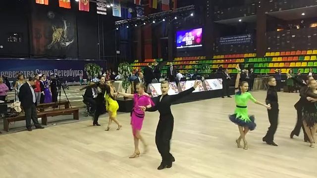 Самба Юниоры-1 Д класс 1/8 смотреть онлайн