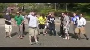 Мужики поют песню Леди Гаги