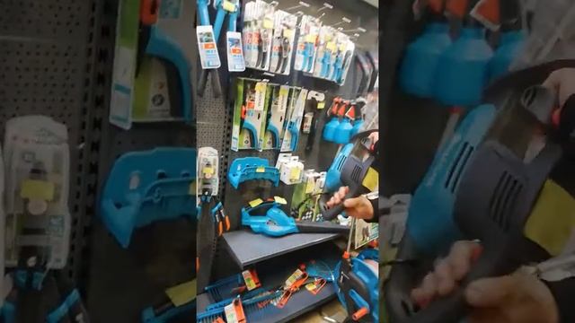 видео обзор "Садовый инвентарь: Что нужно иметь в арсенале для работы на своем дачном участке"