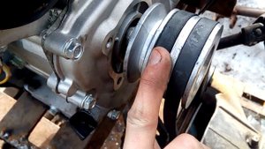 Мини трактор Как я сделал тросик и педаль на ременное сцепления)