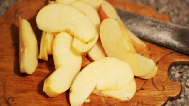 Гренки с яблоками