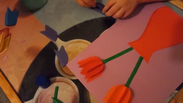 #аппликация #творчествосдетьми Ваза с тюльпанами из цветной бумаги. Идея @podelkidetim смотреть онлайн