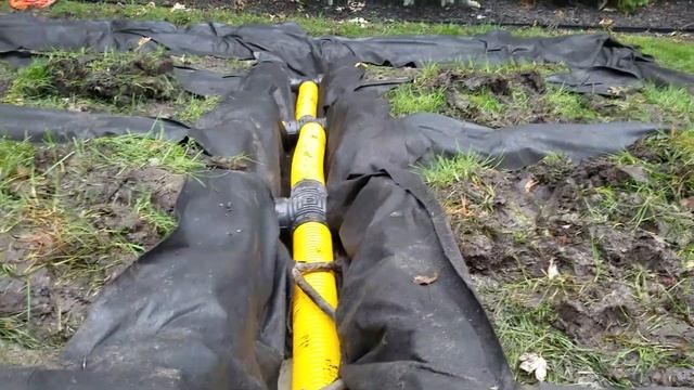 The Anatomy of a Gravel / Stone French Drain Installation смотреть онлайн
