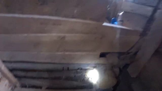 Брошенный деревенский дом а в нём.....Старинные рамки для фото.Красивый буфет.Интересные вещи. смотреть онлайн