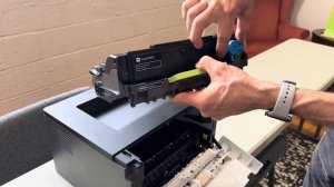 Lexmark MS431/MS331 - How to Change the Toner
