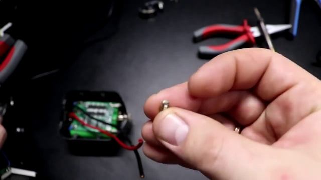 Как переделать шуруповёрт на литиевые аккумуляторы Li-ion c Ni-ca Индикация заря смотреть онлайн