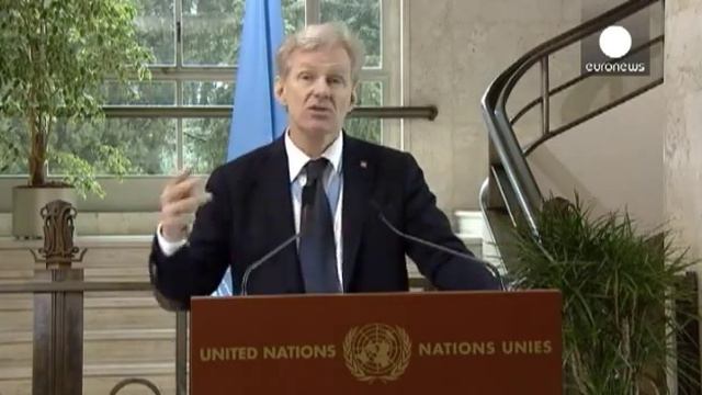 В сирийские населенные пункты начали доставлять гуманитарную помощь смотреть онлайн