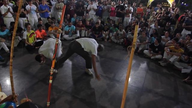 Mestre Itapua Beiramar e Neve Angola. Closing roda. Capoeirasia 2016 смотреть онлайн