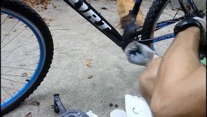 Как снять шатуны,разобрать каретку,смазать и поменять подшипники! sport g32 bike