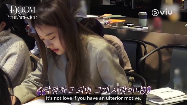 【BTS】Table Reading of DOOM AT YOUR SERVICE | Viu Original [ENG SUBS] смотреть онлайн