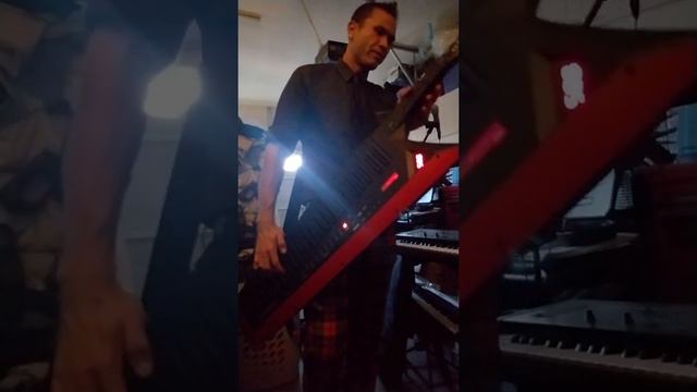 Roland AX Edge keytar Dark synthwave смотреть онлайн