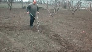 Культиватор своими руками из велосипеда и пилы.