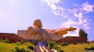 Памятник Ленину в Истаравшане (Ура-Тюбе), ??