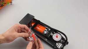 Насос ножной однопоршневой усиленный Lavita LA 190231, 7атм.