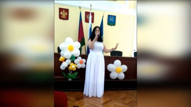 Поет Алена Травенко  "Баллада о любви"