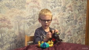 Распаковка новых игрушек Goojitzu, боевые челюсти и водная атака.