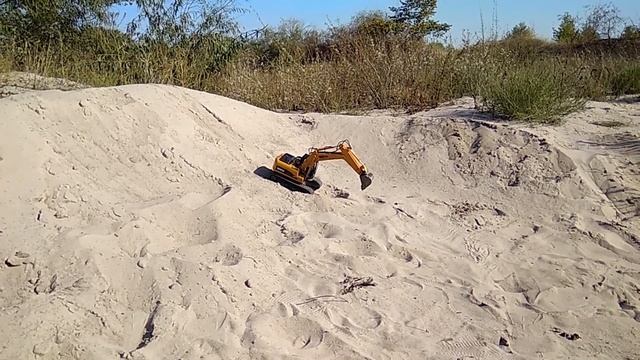 Экскаватор на радиоуправлении  RC игрушки / Radio-controlled Excavator