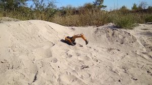 Экскаватор на радиоуправлении RC игрушки / Radio-controlled excavator