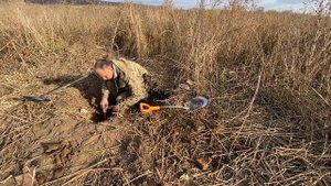 Обнаружил множественные, металлические сигналы. Использовал пинпоинтер для поиска.