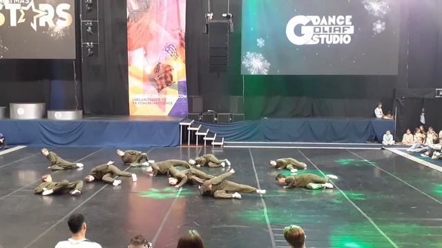 Чемпионат Christmas Stars 2021 формейшн Юниоры Goliaf смотреть онлайн