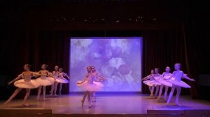 Танец маленьких балеринок