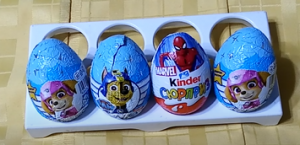 Открываем сюрпризы Щенячий патруль и Марвел. Open surprises Paw Patrol and Marvel.