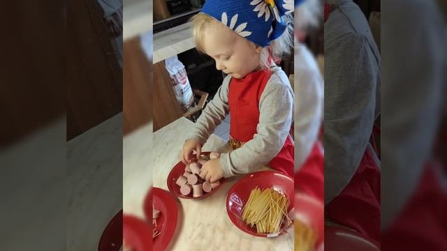 спагетти с сосисками от Февронии смотреть онлайн