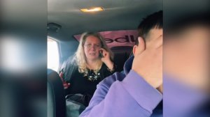 В Петербурге ненормальная женщина вызвала полицию на таксиста, который якобы ей угрожал и избивал.