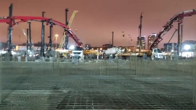 Бетононасосы компании МСТ на заливке основания новой ледовой арены смотреть онлайн