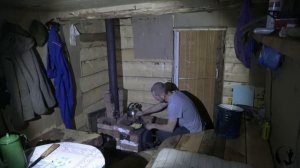 ЖИЗНЬ В ТАЙГЕ. РАЗБОЙ ОТСТУПАЕТ. ВЗЯЛИ РЫБЫ. СУКОННЫЙ КОСТЮМ.
