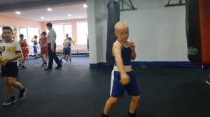 Бокс. Работа с теннисным мячиком