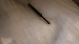 Замена амортизаторов капота Infiniti FX