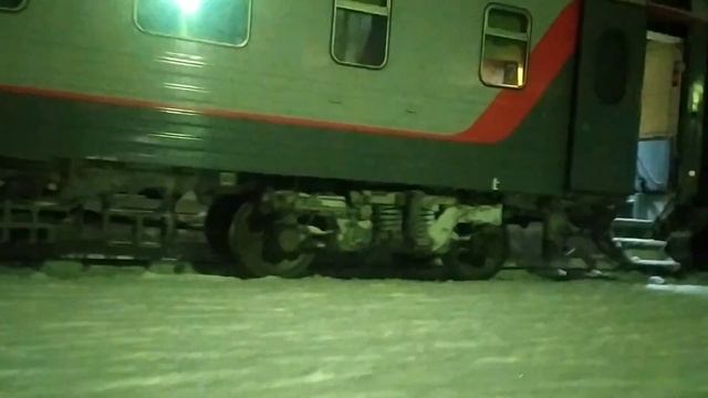 Коноша. Поезд №10 Санкт-Петербург - Архангельск, стоянка и отправление по станции Коноша 1.