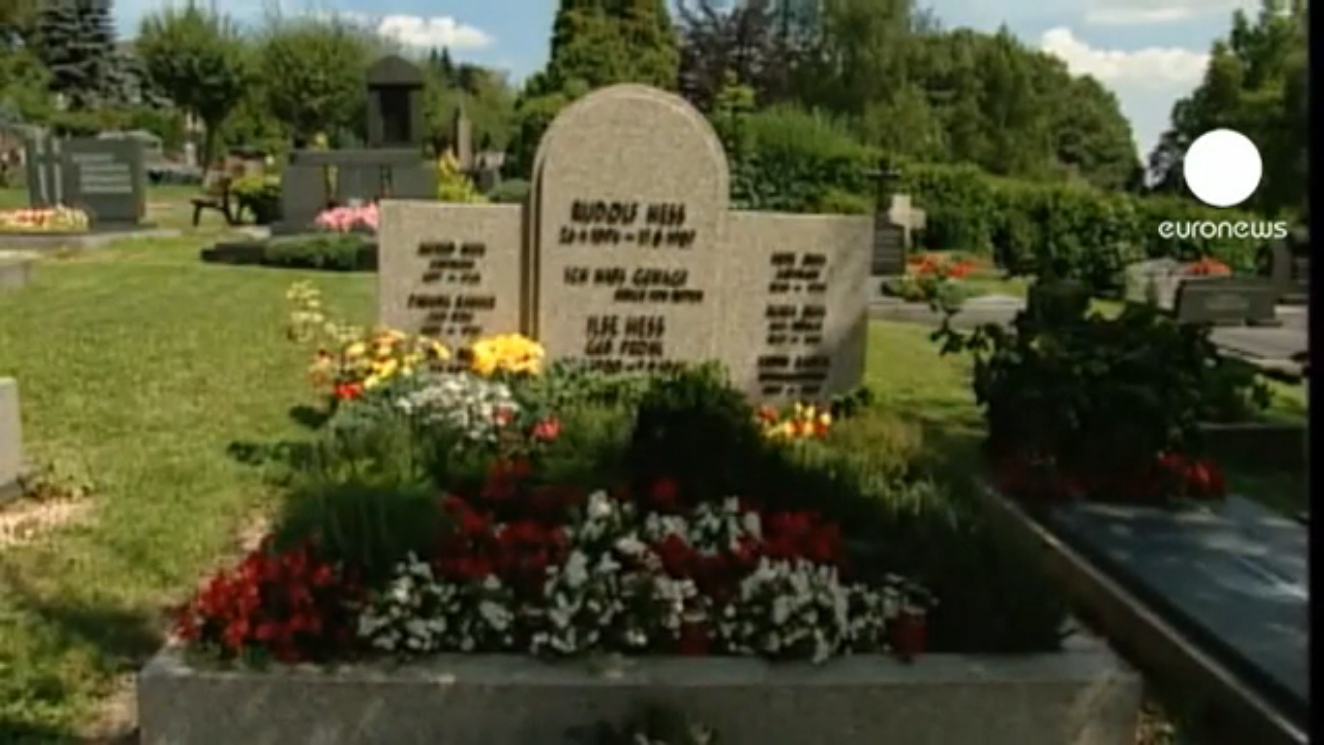 Rudolf Hess-Exhumation de sa tombe [Flokossama] смотреть онлайн