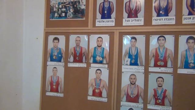 Чемпионы борцовского клуба «Маккаби АМИ Нацерет Илит» смотреть онлайн