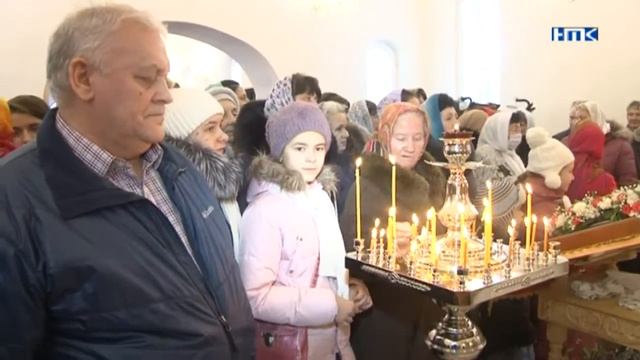 Двойной праздник в новом храме смотреть онлайн