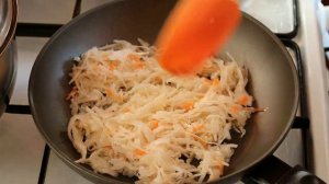 Суп-солянка из квашеной капусты с фасолью