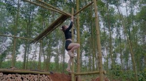 Epic Solo Bushcraft: Build a Dugout House - Hobbit Refuge - EP`1